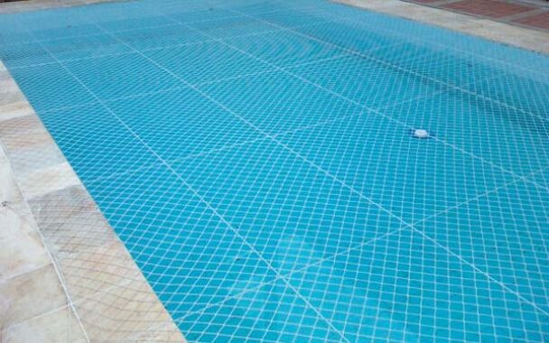 Rede de proteção para piscina